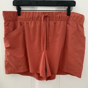 XL ALL IN MOTION SHORTS